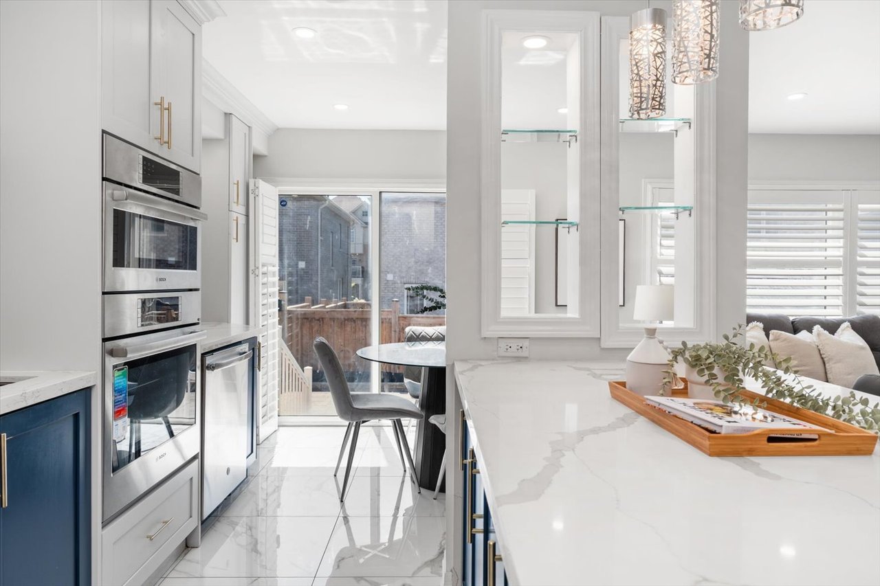 17 Holroyd St