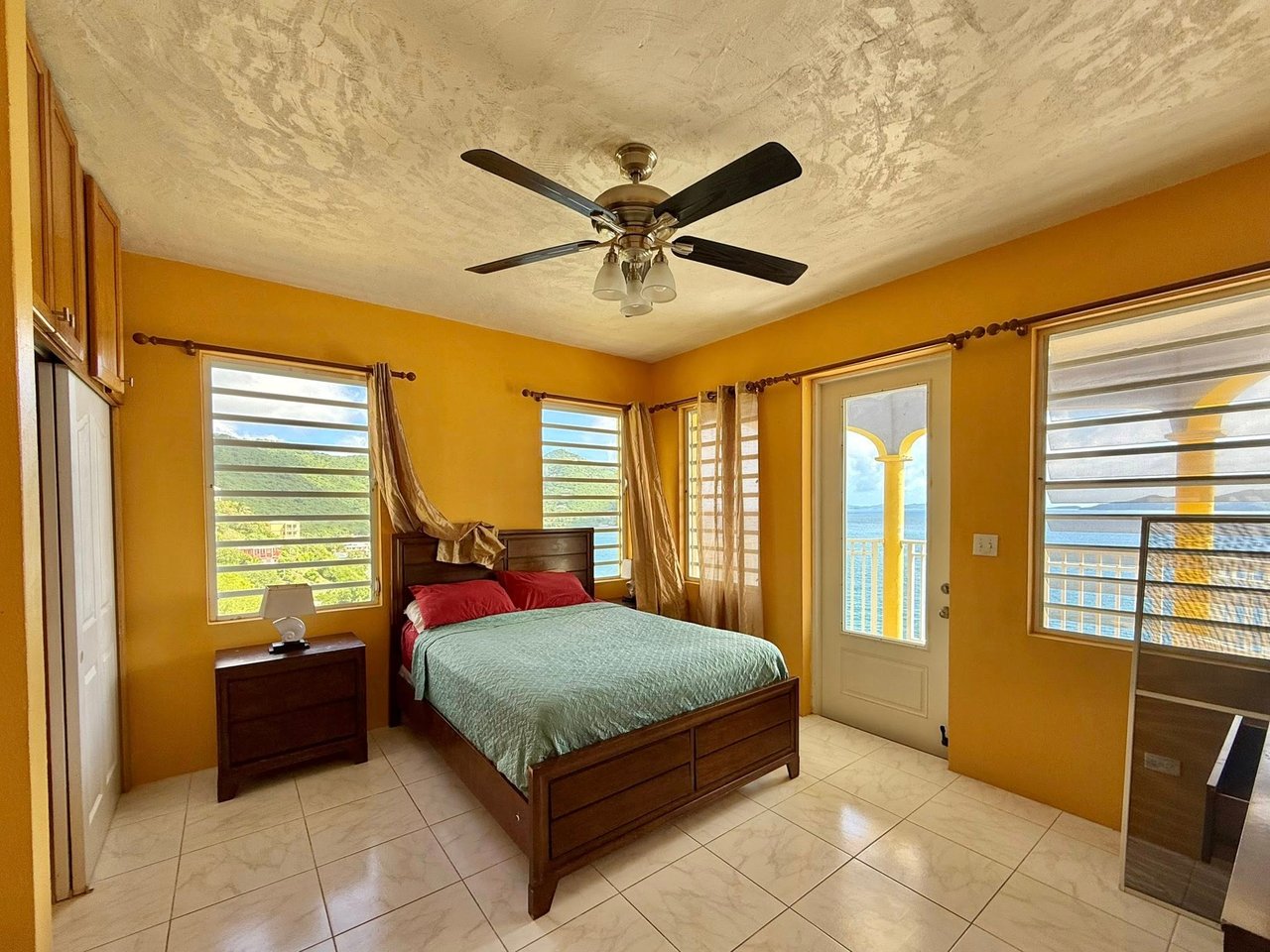 1093 West End 2 Bedroom Apartment