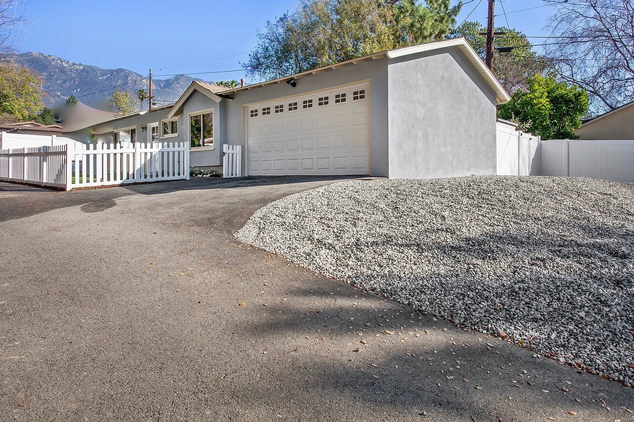 197 E Altadena Dr