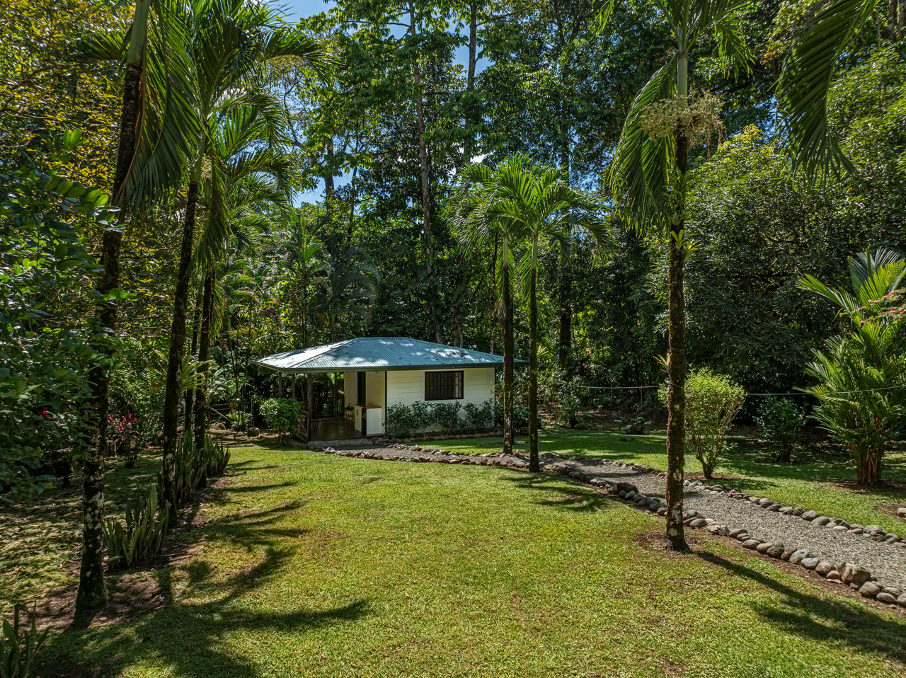  Luxury Homestead  Conveniently Located