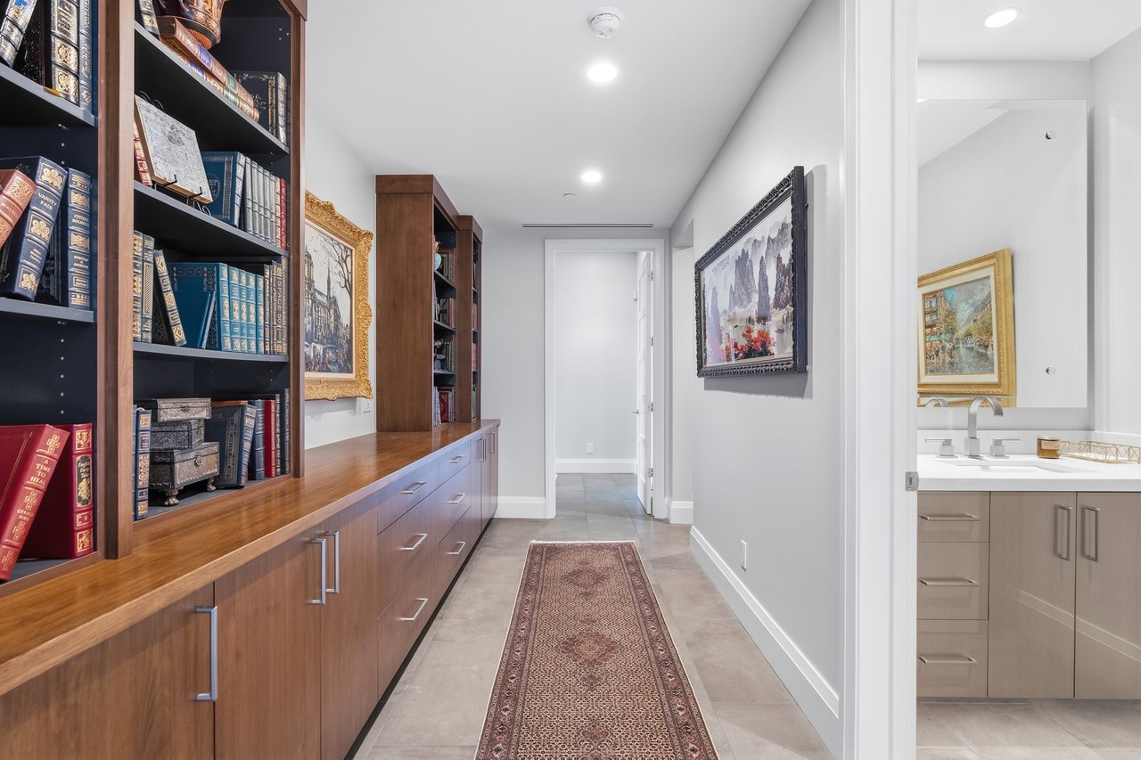 6180 N LAS BRISAS Drive