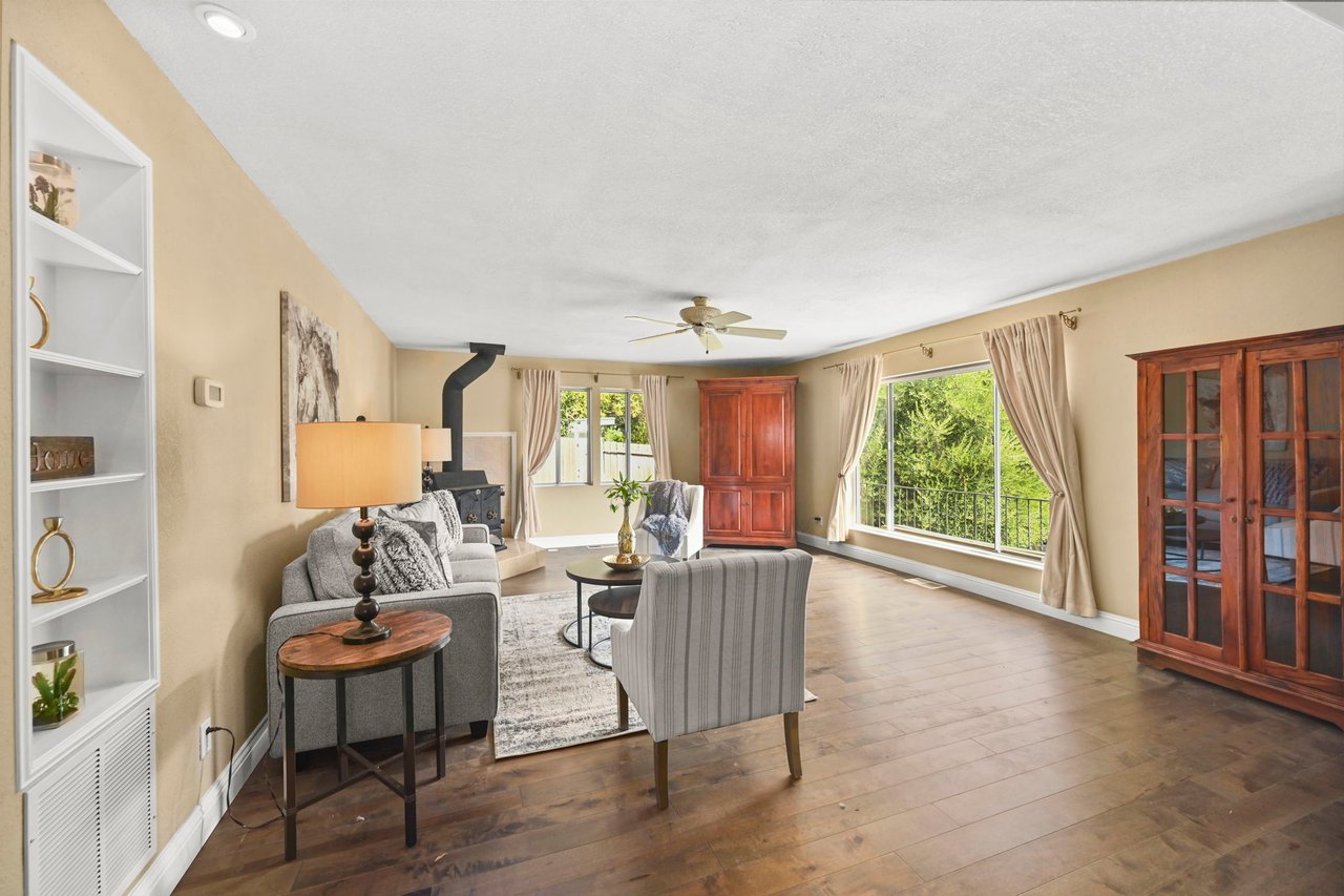 3840 Canyon Way, Martinez