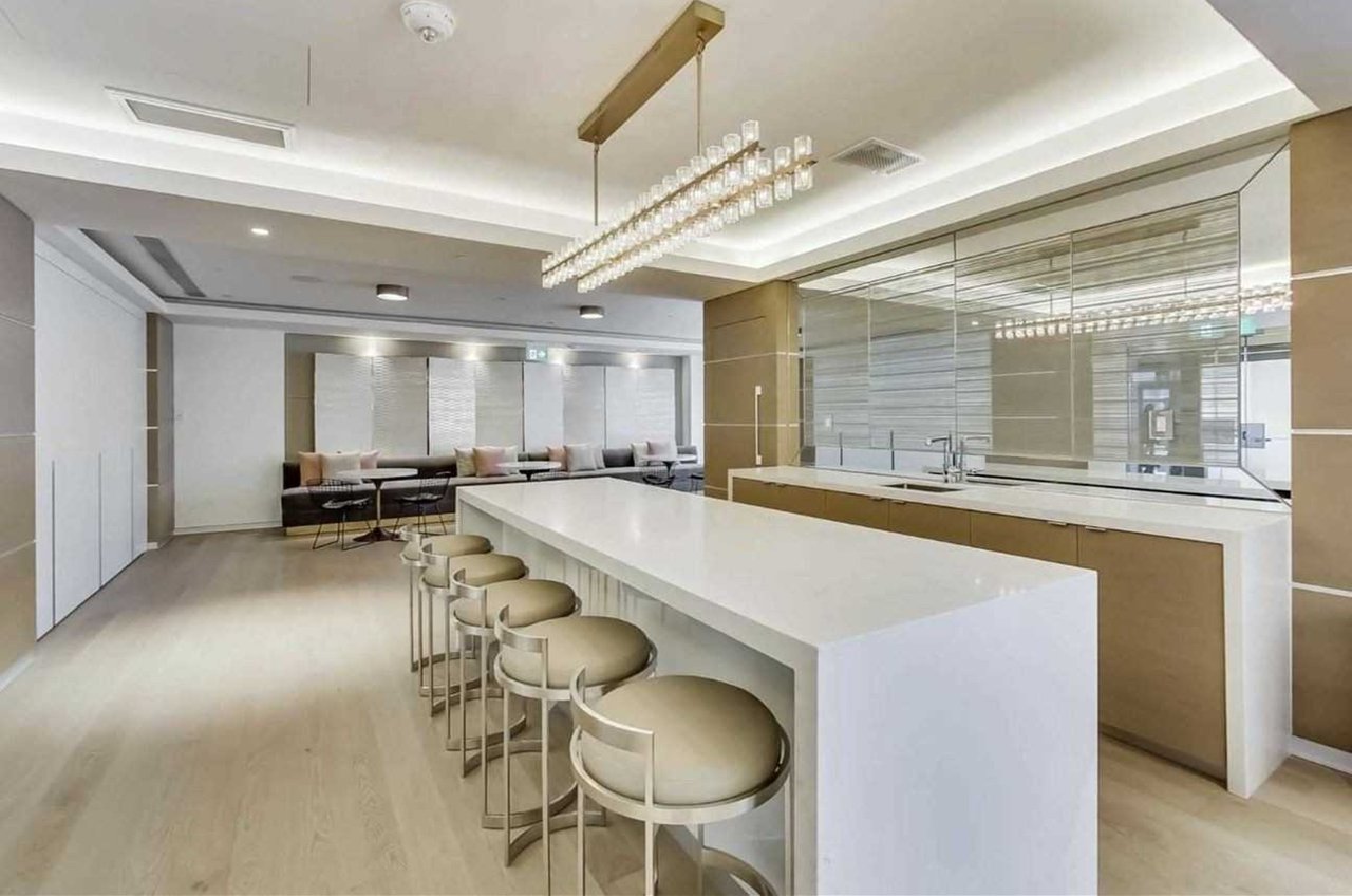 Cumberland Tower Suite 1812