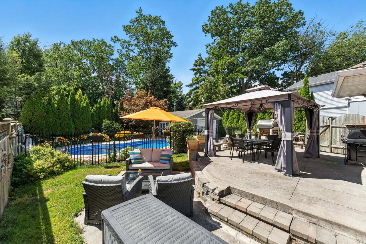 4 Fulham Dr