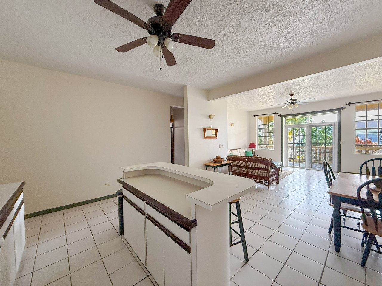 317 Paraquita Bay 2 Bedroom Apartment 