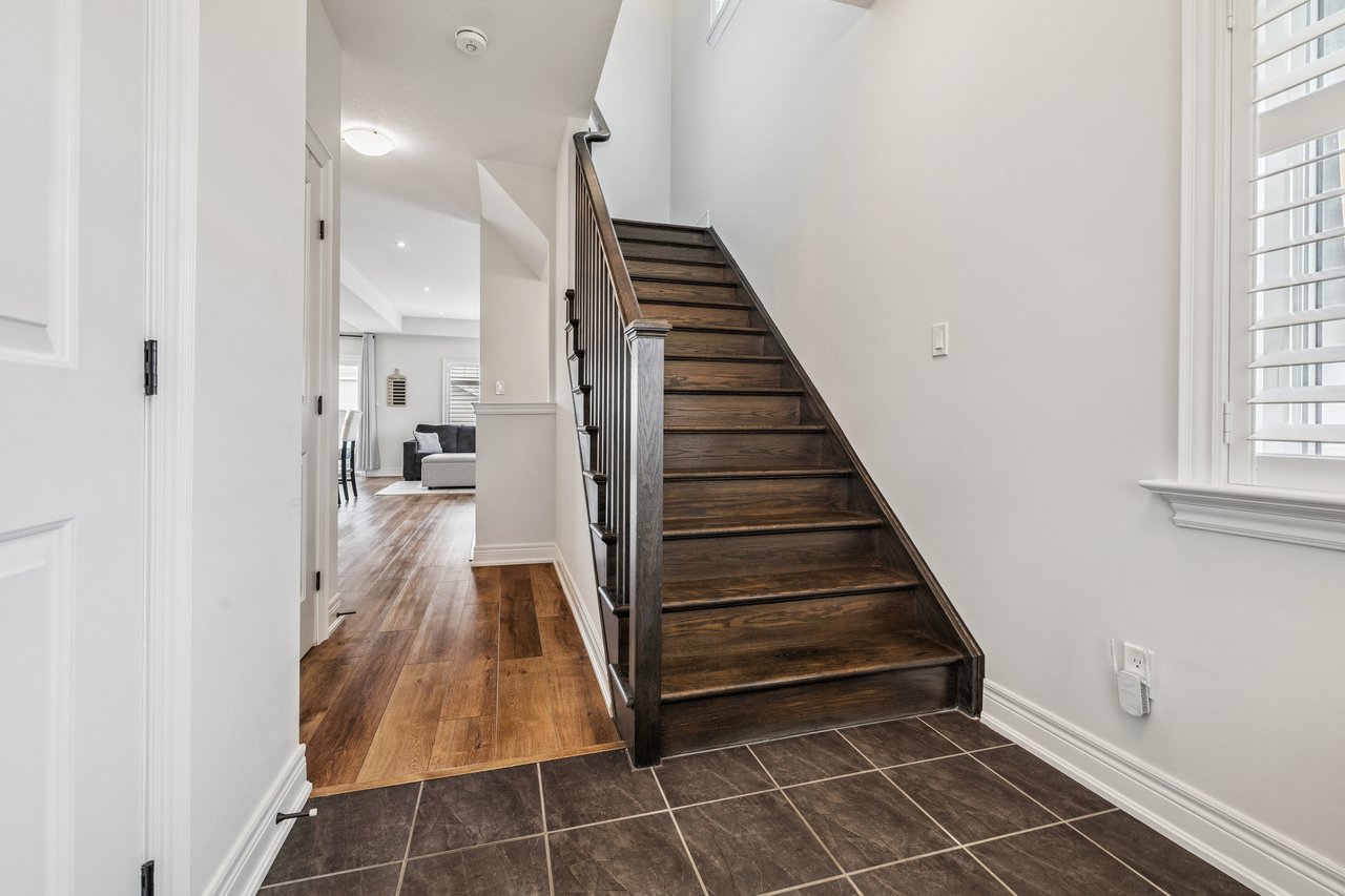 Beautifully updated END-UNIT townhome