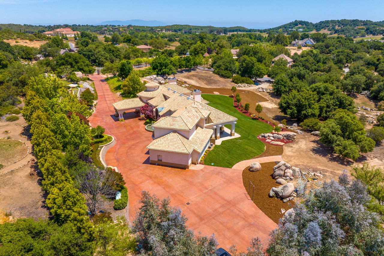 41555 Avenida Conchita
