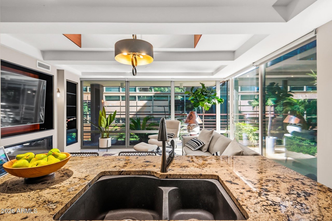 7141 E Rancho Vista Dr, #2014