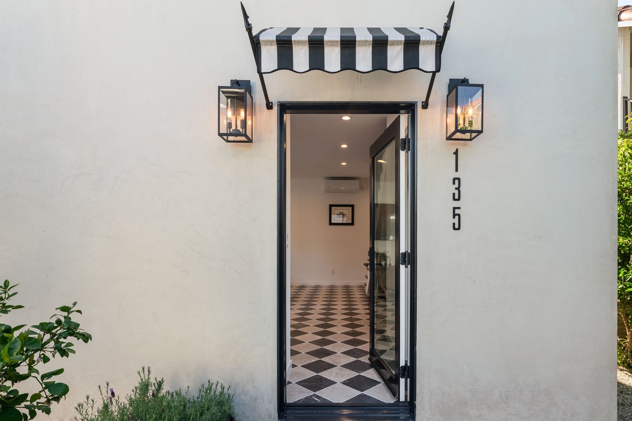 133 N La Jolla Avenue