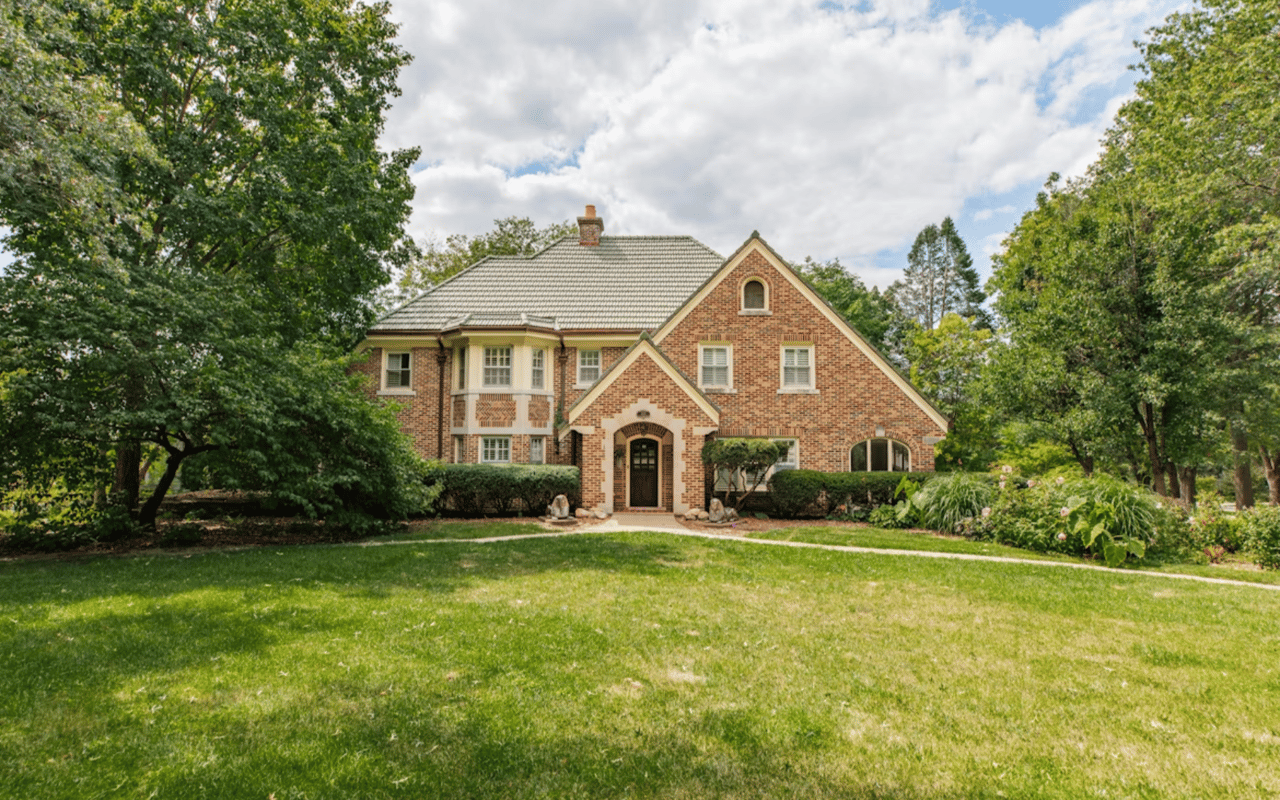 Decoding the Relationship Between Home Age and Market Value