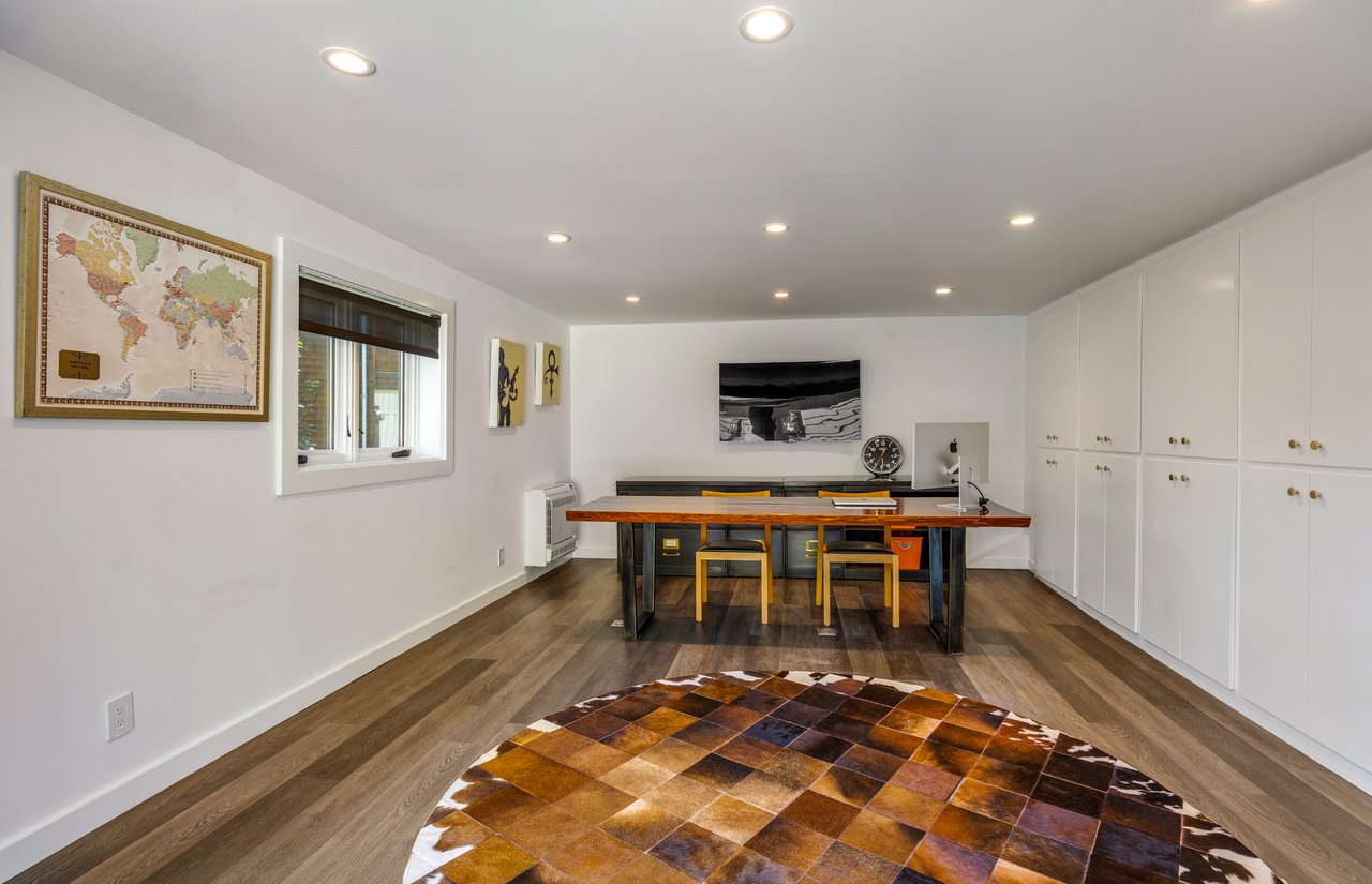 Chic and Stylish on Belvedere Island