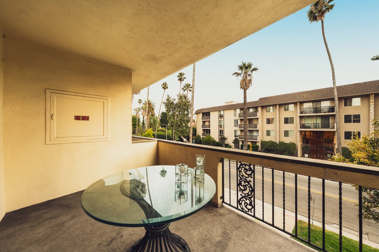 11970 Montana Ave #207