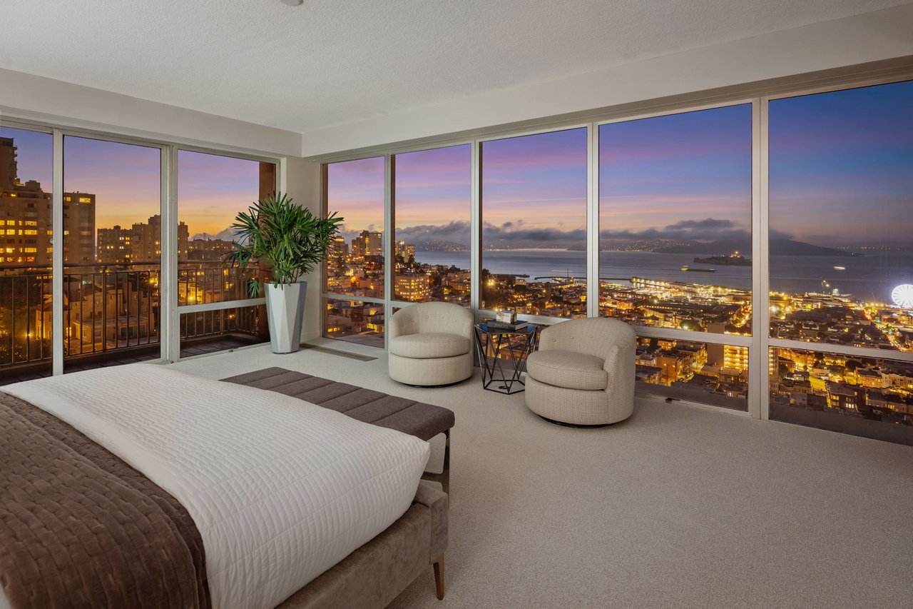 Marvelous Mid-Century View Apartment