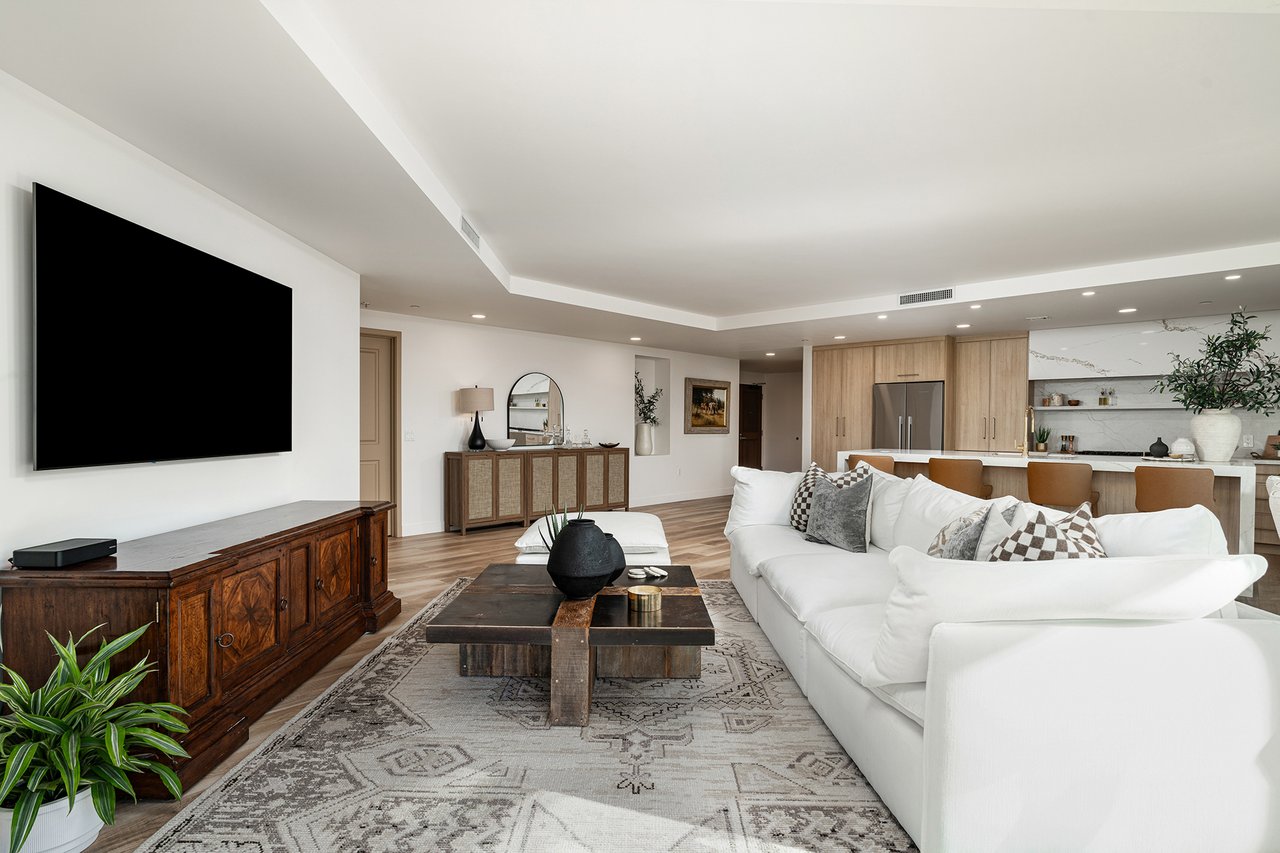 6803 E MAIN Street, 5511