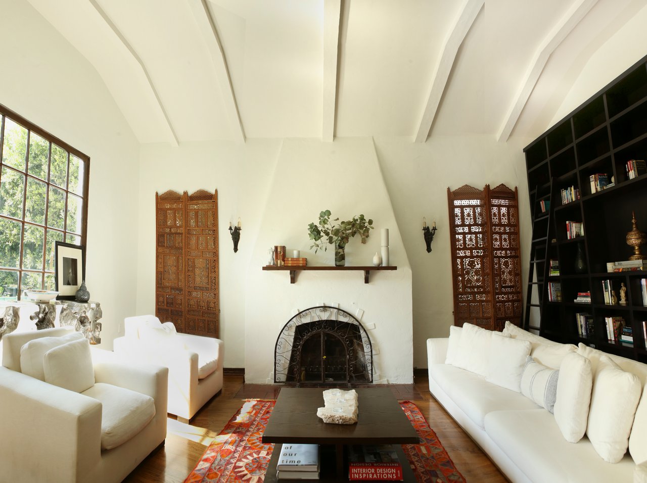 Casa Serena, N La Peer Dr, 90048
