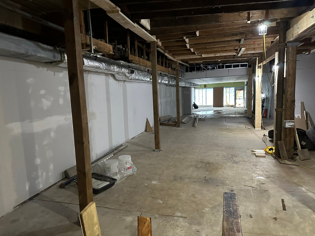19-21 Dundas St E