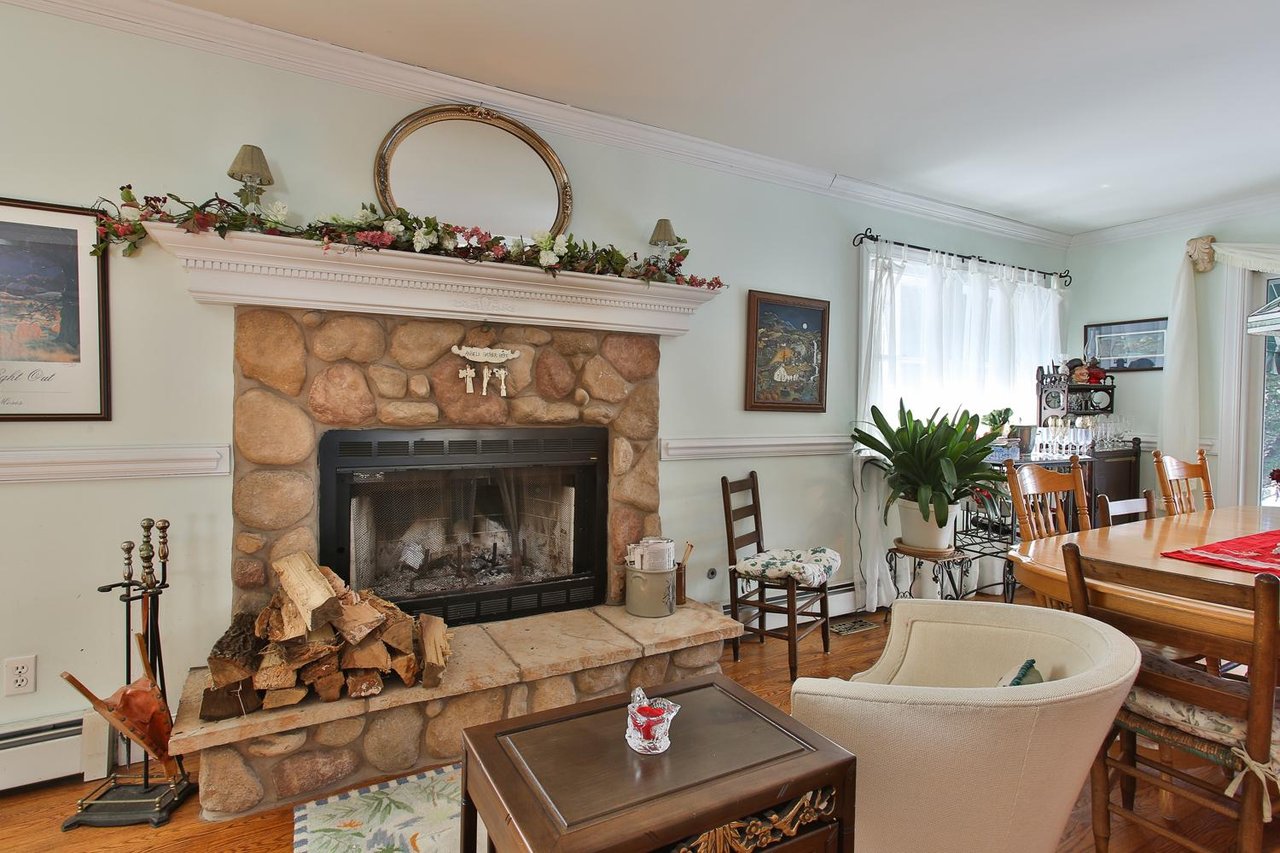 #312 a Classic Bay Header Home Just Three Homes From Ocean