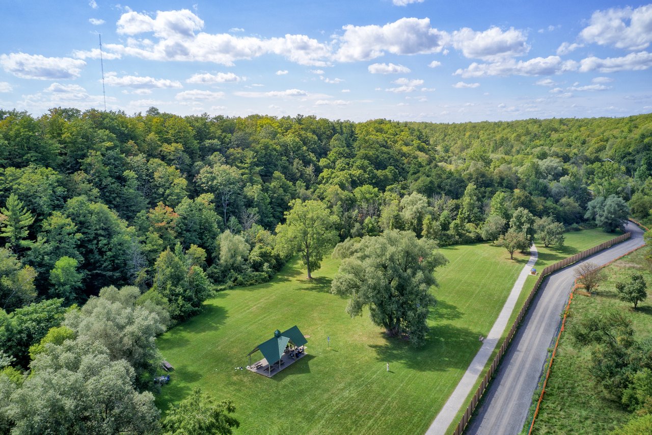 Sixteen Hollow image 4