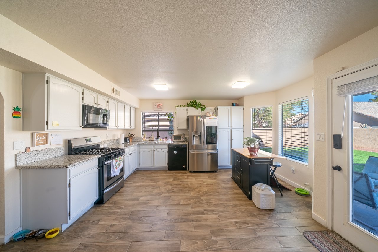 5620 Desert Creek Way