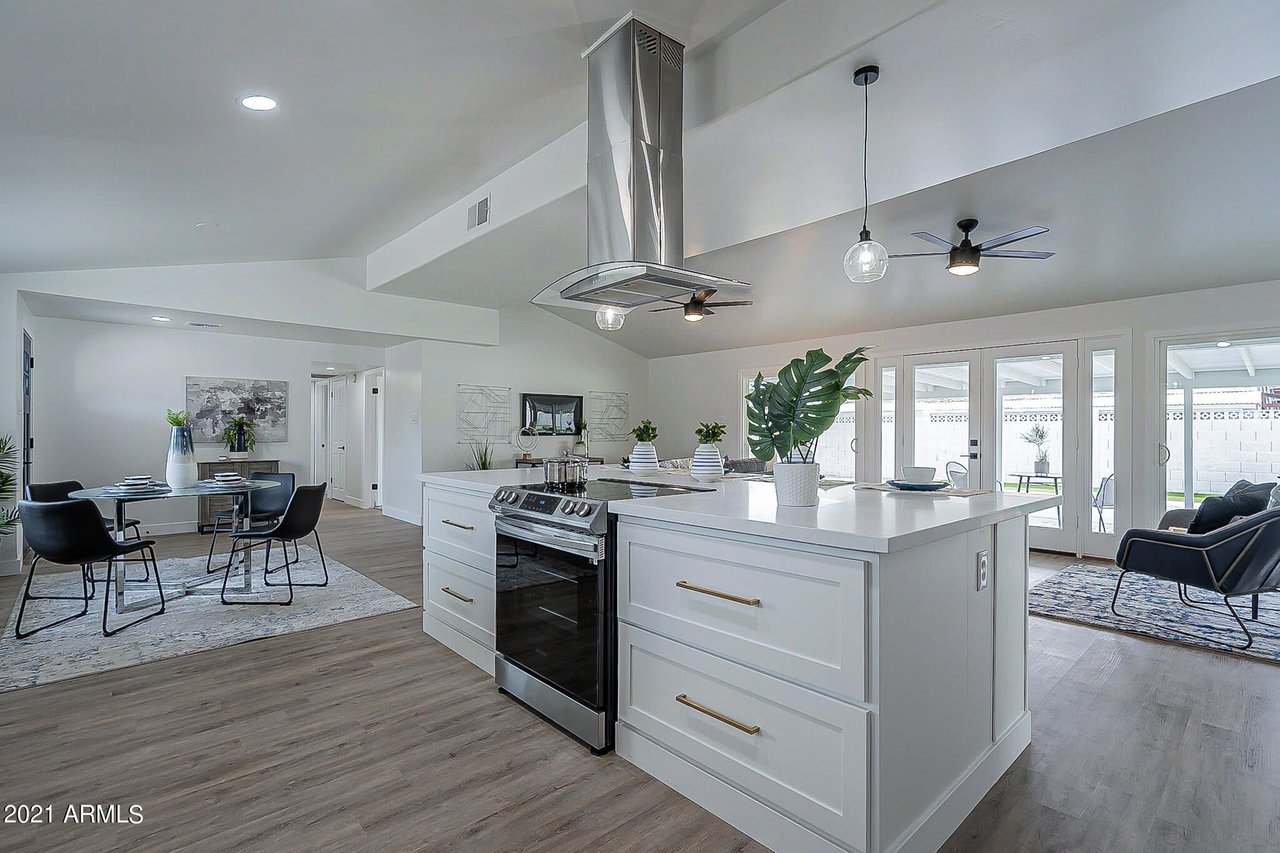 1202 W Bethany Home Rd