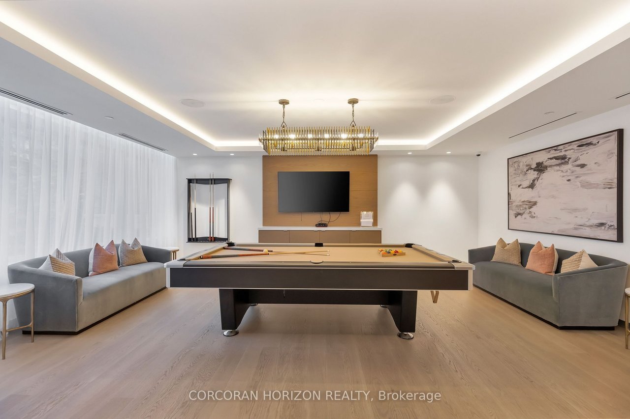 CROWN JEWEL OF YORKVILLE