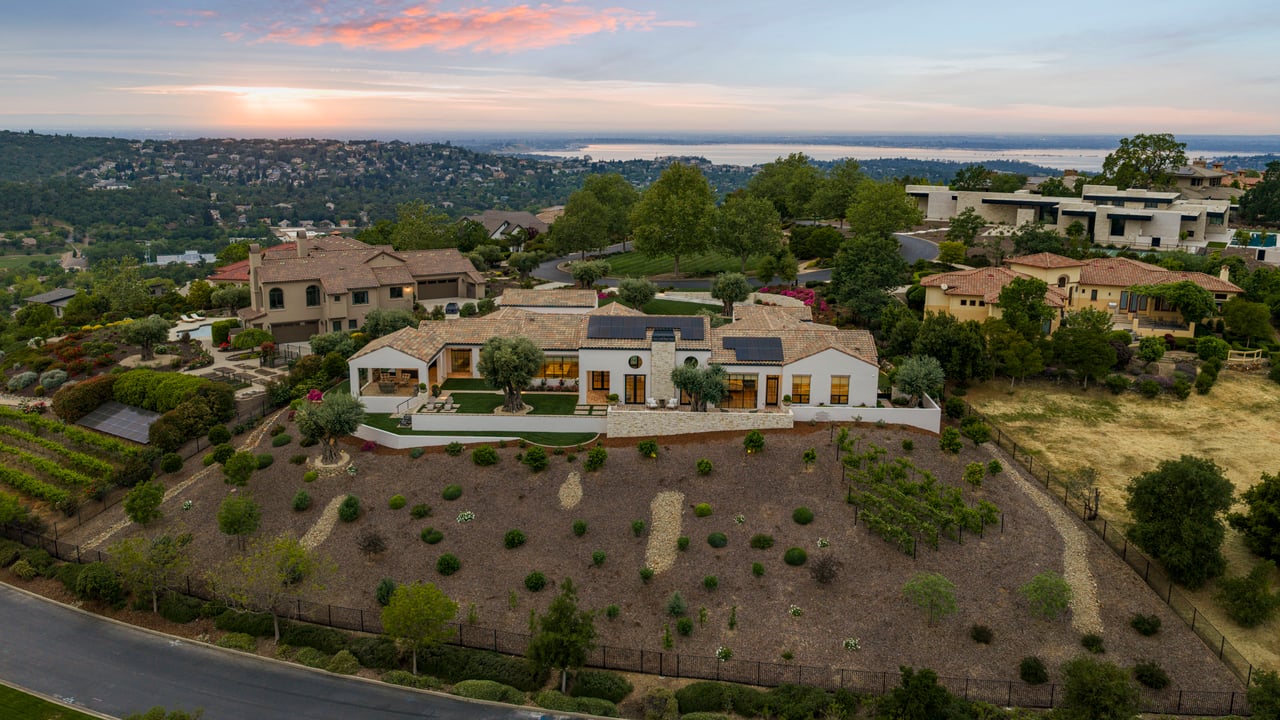 4940 Moreau Court