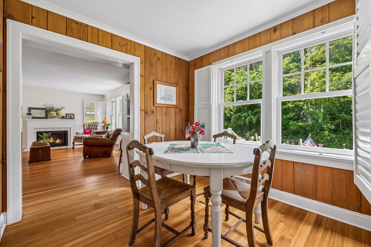 20600 Carson Road, Deephaven