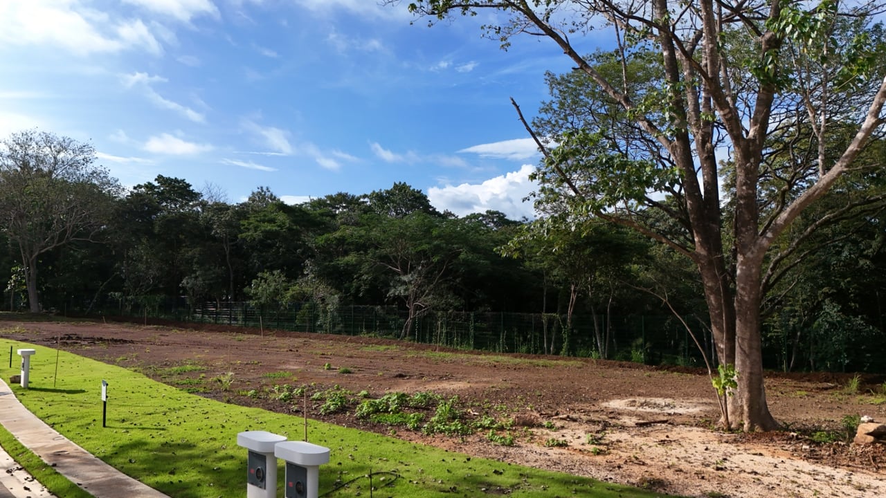 Gated Community Lots Walking Distance to Avellanas