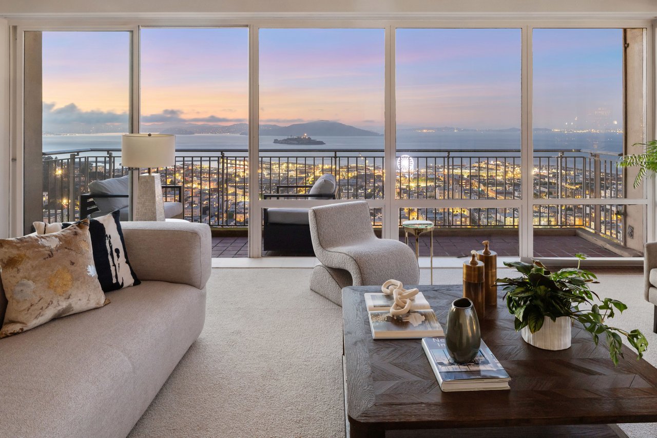 Marvelous Mid-Century View Apartment