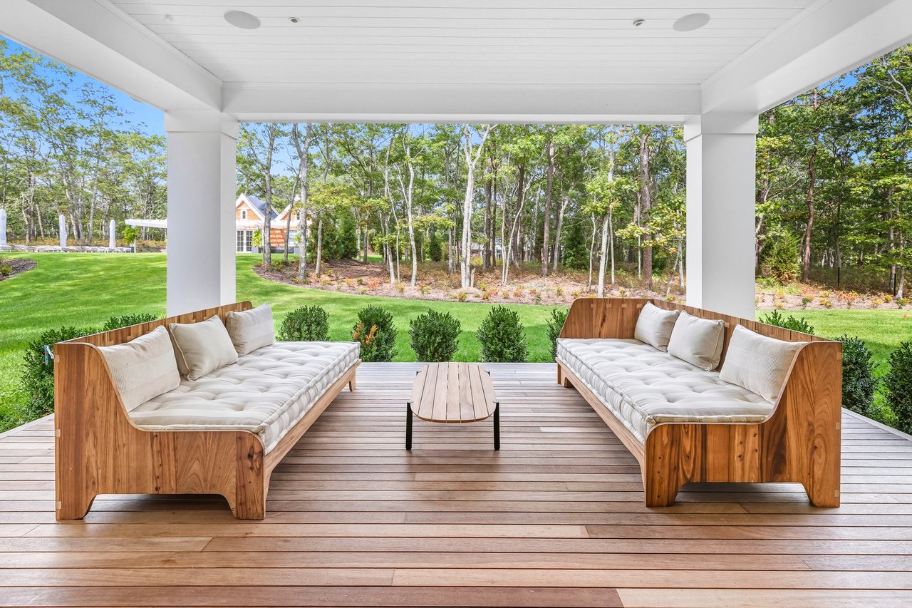 417 Edge of Woods Road