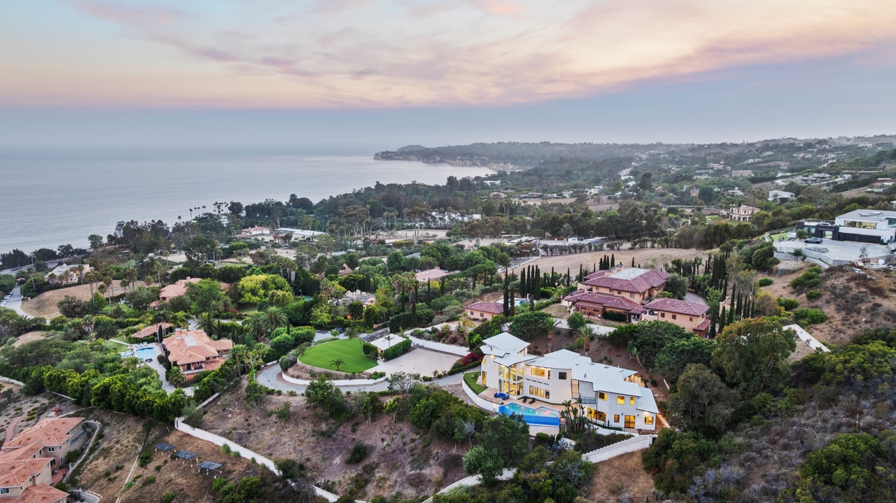 Luxurious Architectural Estate