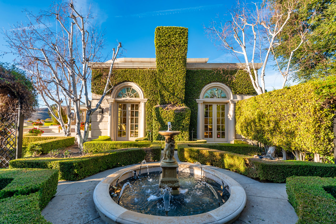 996 Vista Ridge Lane