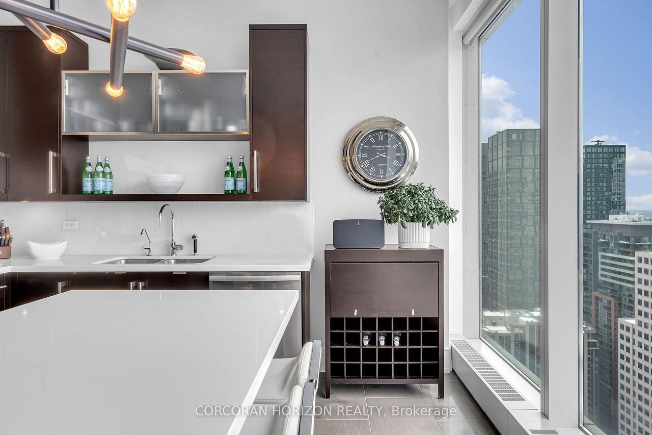 5-STAR LIVING AT THE RITZ