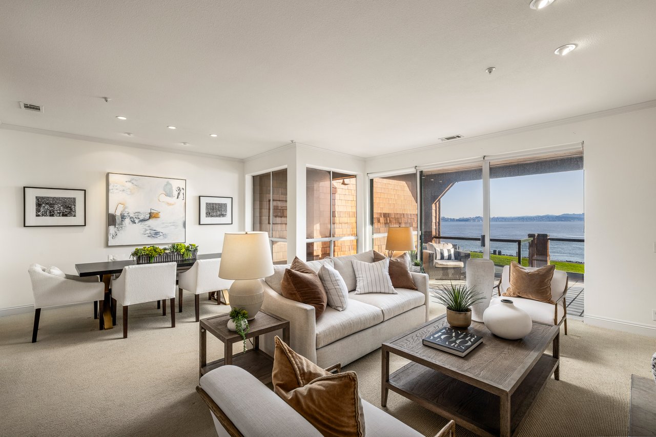 Luxury Condo with Sweeping Bay Views