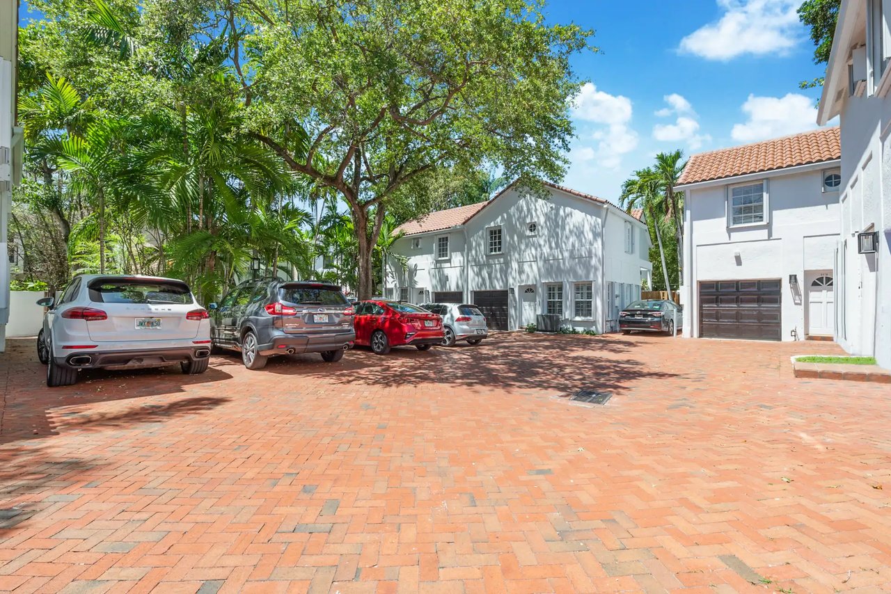 3172 Virginia Street