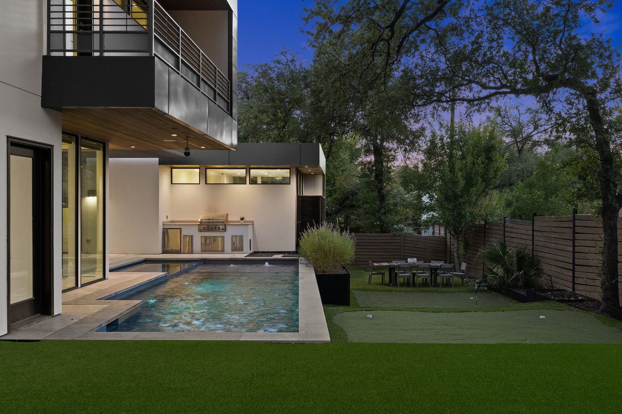4811 Timberline Drive