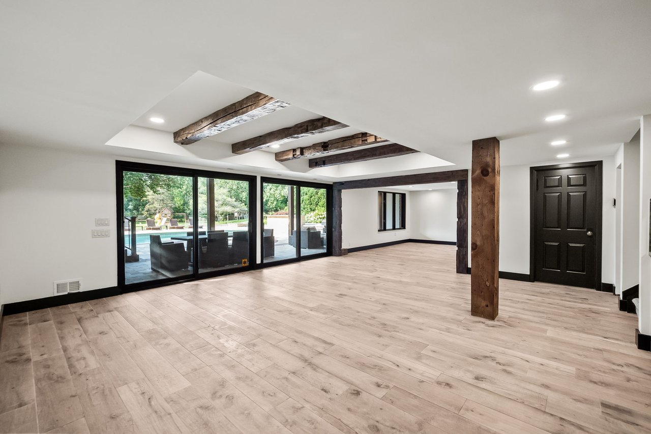 260 Woodwind Dr, Bloomfield Hills