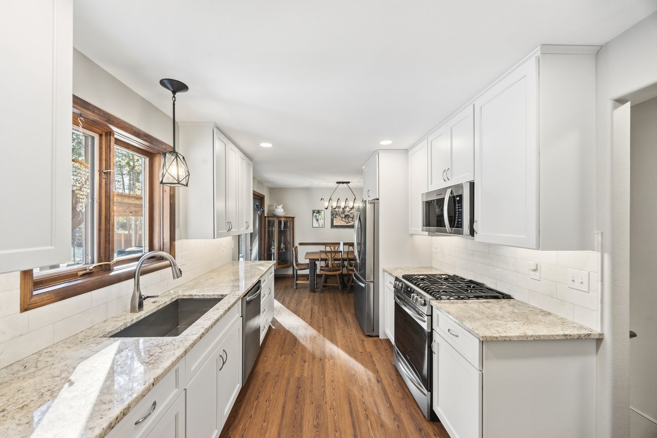 607 W Lovell Gulch Road