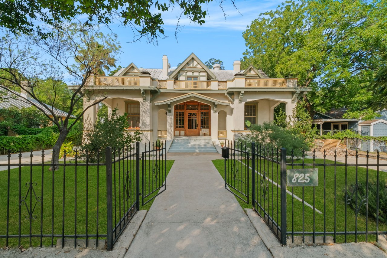 825 East Guenther Street