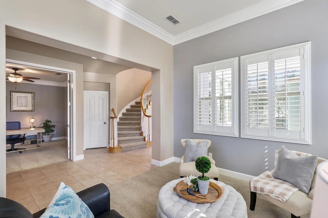 2200 Red Hawk Ct