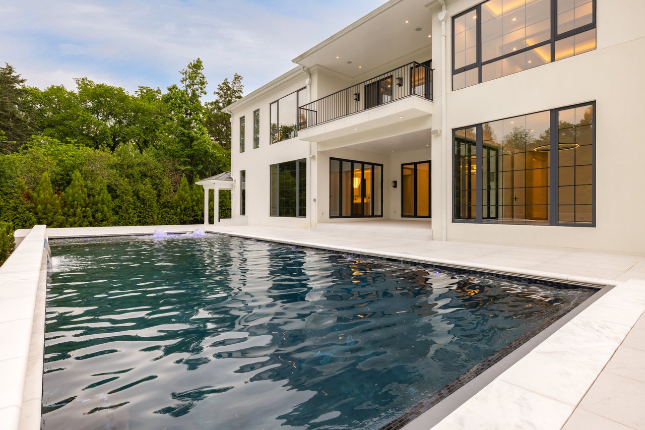 1102 Chain Bridge Road