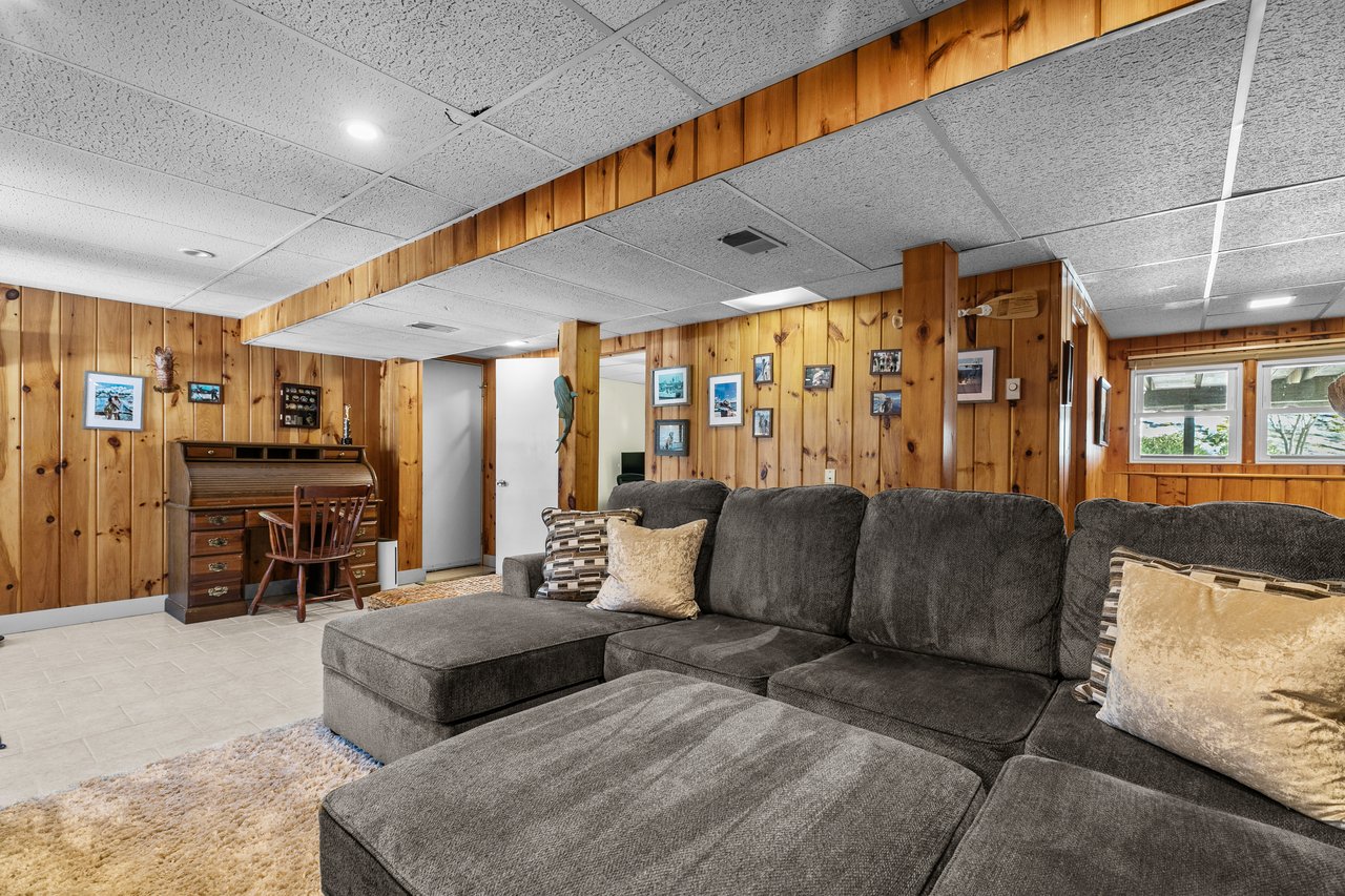 60 Knollwood Circle, North Kingstown, RI 02852