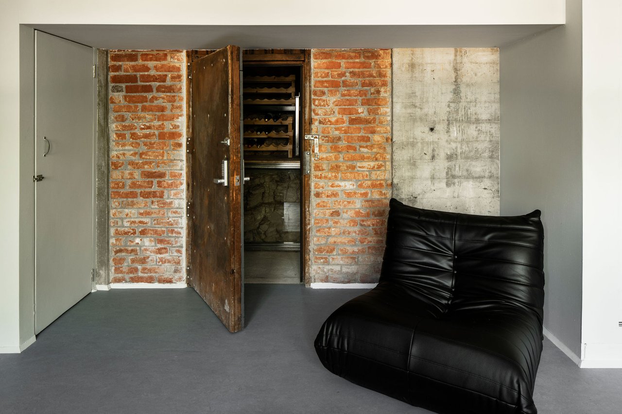 The Van Dekker House, Master architect R. M. Schindler