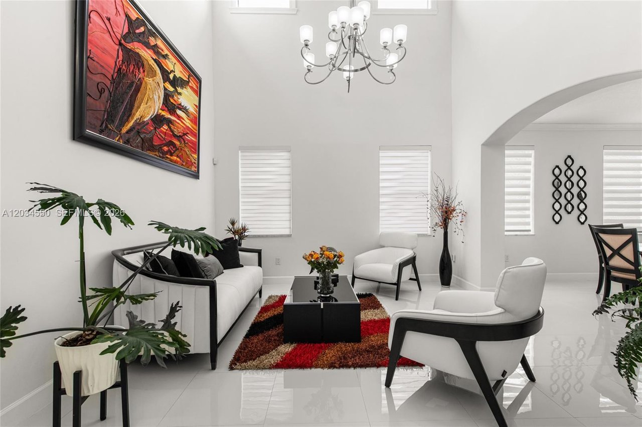 15761-sw-59-terrace-miami-pool-home-for-sale-living-area