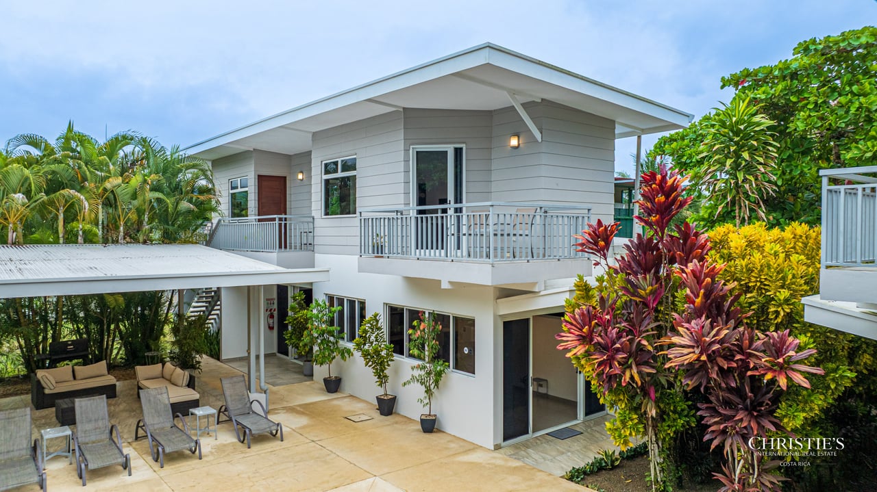 Uvita Paradise Hotel – Walk-to-Beach Boutique Hospitality Opportunity