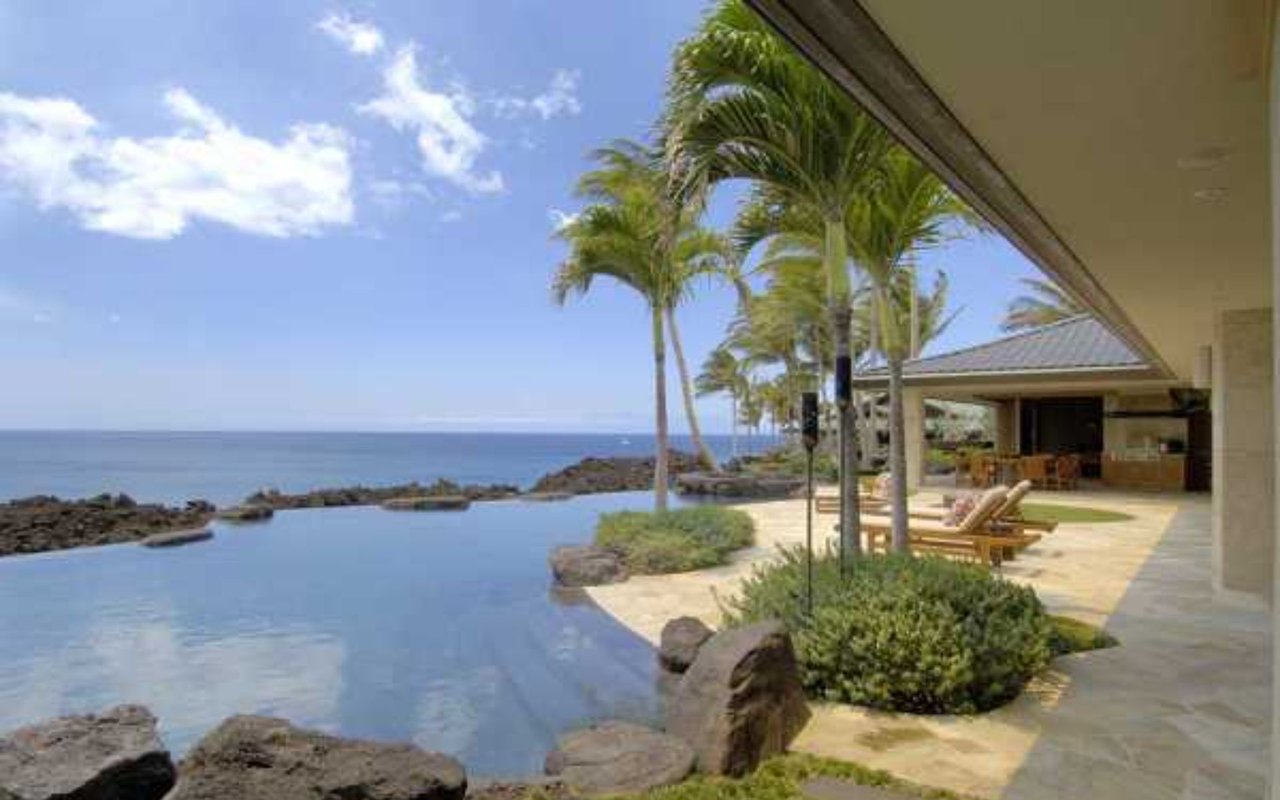 68-1046 Honokaope Way