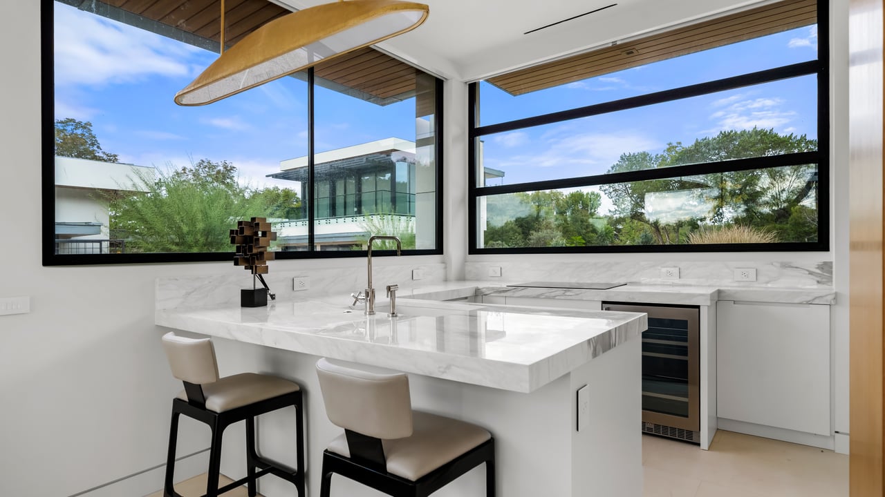 702 N Commons Ford Road