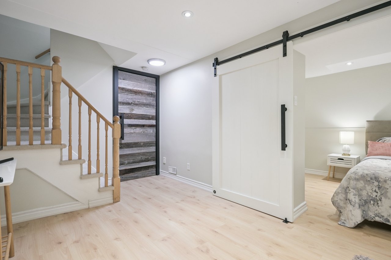 Updated Link Home on Ravine Lot