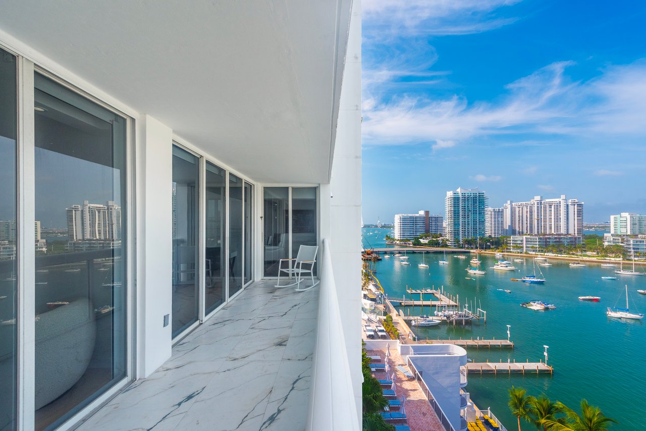 1800 Sunset Harbour 1202/04
