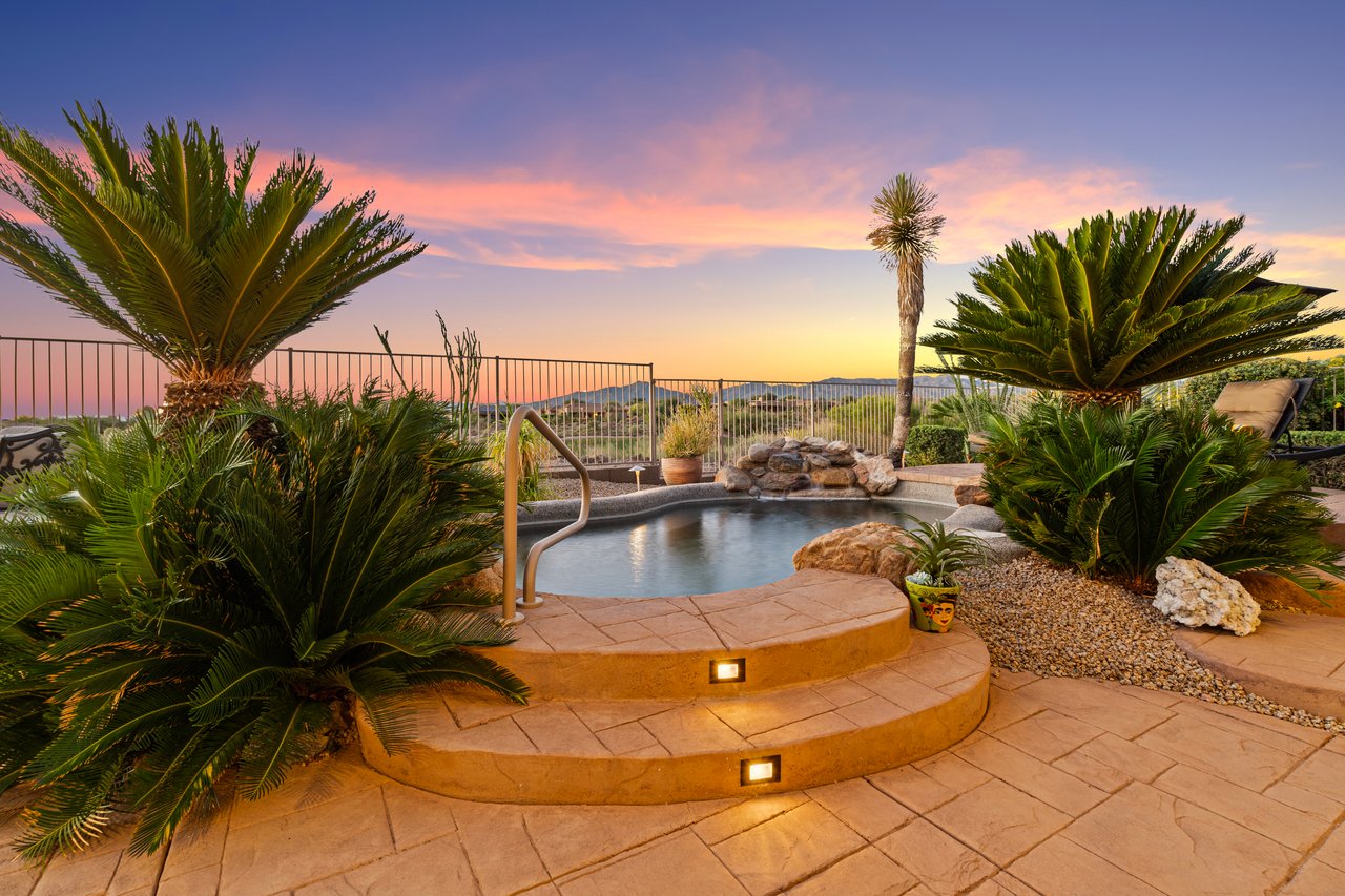 9812 E ROADRUNNER Drive